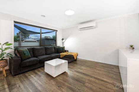 Property photo of 8 Creekview Avenue Pakenham VIC 3810