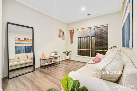 Property photo of 37 Kernot Parade Clyde VIC 3978