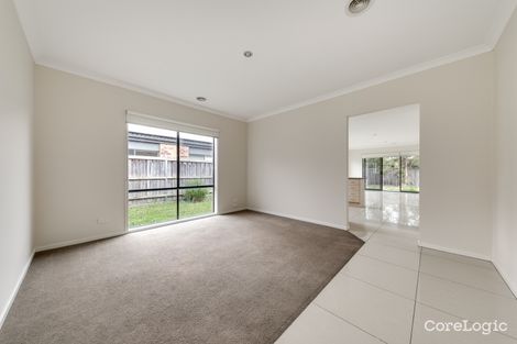 Property photo of 17 Beechtree Way Cranbourne North VIC 3977