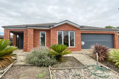 10 Burrendong St, Manor Lakes, VIC 3024