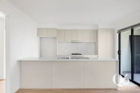 Property photo of 32 Belleville Close Burnside Heights VIC 3023