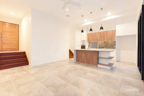 Property photo of 2/23 Albert Street Woolloongabba QLD 4102