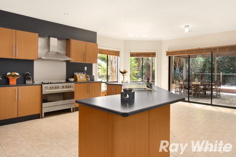 Property photo of 32 Waterford Rise Pakenham VIC 3810