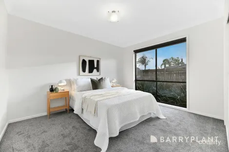 Property photo of 45 Strathavan Drive Berwick VIC 3806