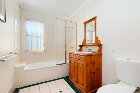 Property photo of 2/36 Beverley Street Morningside QLD 4170