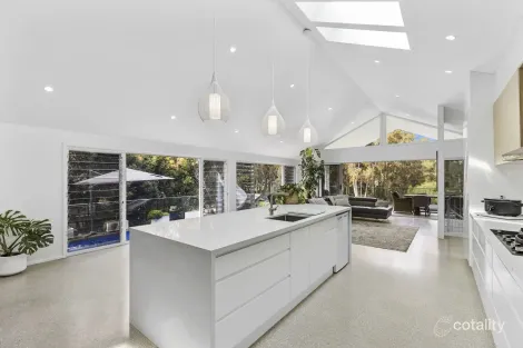 Property photo of 335 Lakedge Avenue Berkeley Vale NSW 2261