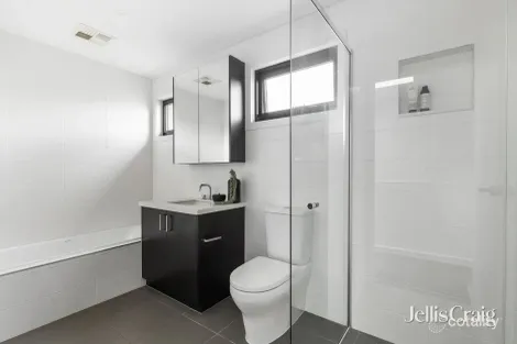 Property photo of 12B Dromana Avenue Bentleigh East VIC 3165