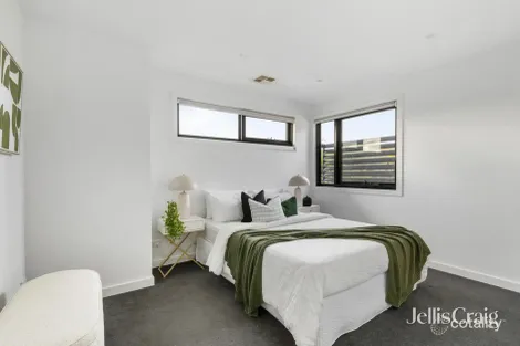 Property photo of 12B Dromana Avenue Bentleigh East VIC 3165