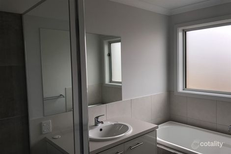 Property photo of 17 Bennett Street Drouin VIC 3818