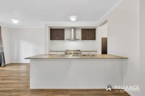 Property photo of 33 Langdon Drive Wyndham Vale VIC 3024