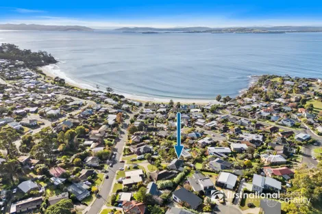 51 Illawarra Rd, Blackmans Bay, TAS 7052
