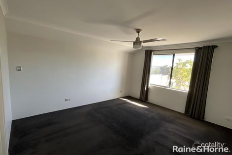 Property photo of 19 Kendale Way Meadow Springs WA 6210