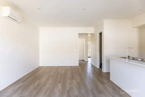 Property photo of 10 Arbory Walk Wyndham Vale VIC 3024