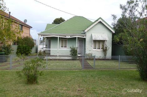 40 Napoleon Rd, Greenacre, NSW 2190