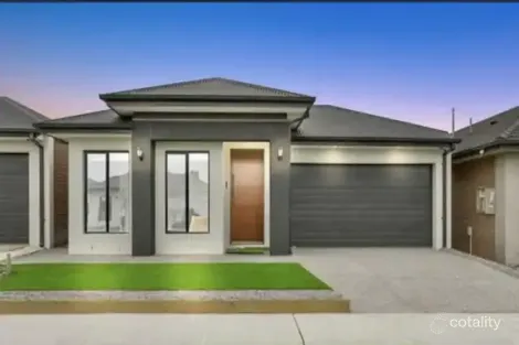 Property photo of 46 Ionica Loop Truganina VIC 3029