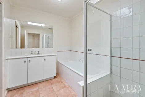 Property photo of 51 Knightsbridge Drive Tarneit VIC 3029