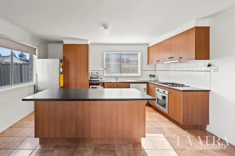 Property photo of 51 Knightsbridge Drive Tarneit VIC 3029