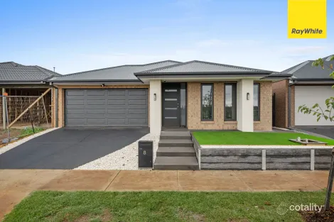 8 Northstowe Cres, Strathtulloh, VIC 3338