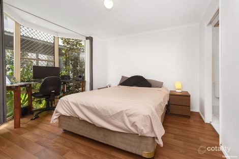 Property photo of 3/15 Clarence Road Indooroopilly QLD 4068