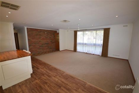 Property photo of 14 Semillon Grove Mount Clear VIC 3350
