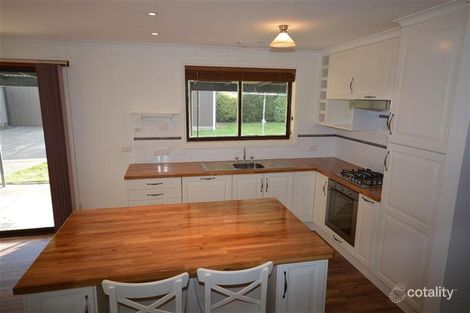 Property photo of 14 Semillon Grove Mount Clear VIC 3350