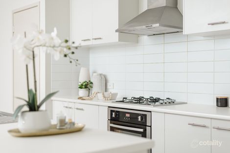 Property photo of 21 Murgese Circuit Clyde North VIC 3978