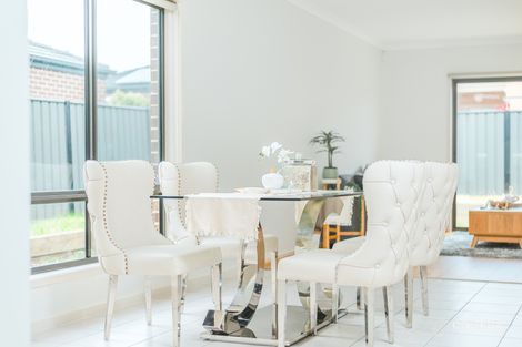 Property photo of 21 Murgese Circuit Clyde North VIC 3978