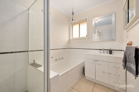 Property photo of 10 Maneroo Court Wodonga VIC 3690