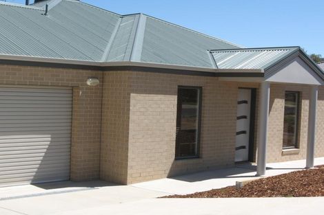 14b St Levans Pl, Lavington, NSW 2641