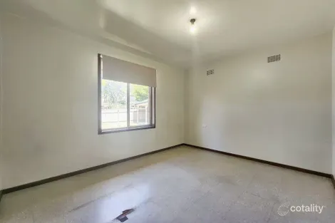 Property photo of 3 Ponds Way Airds NSW 2560