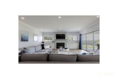 Property photo of 5 Hughes Place Valdora QLD 4561