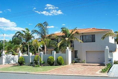 12 Gordon Rd W, Dianella, WA 6059