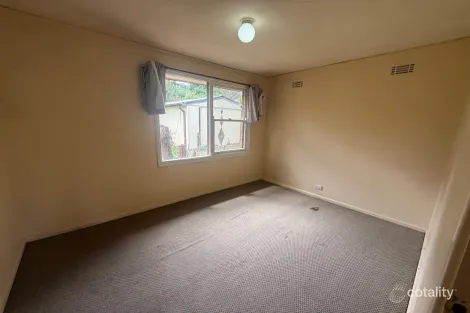 Property photo of 38 Devonport Street Lyons ACT 2606