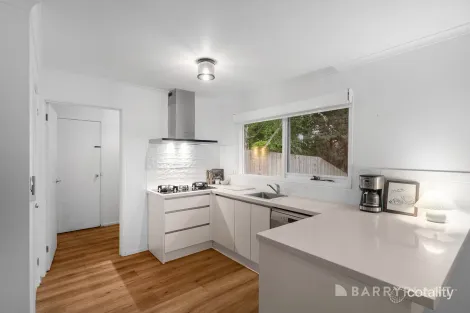 Property photo of 18 Mitarm Close Mount Evelyn VIC 3796