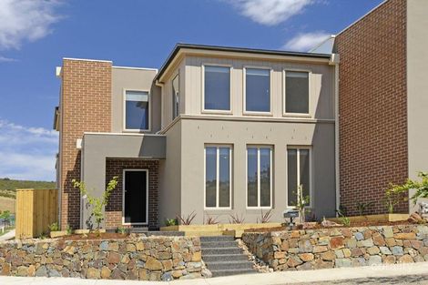 25 Palisades Bvd, South Morang, VIC 3752