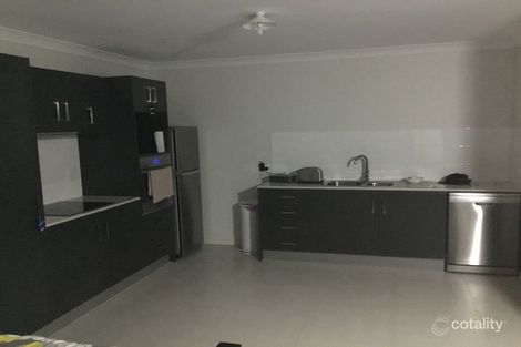 Property photo of 1/23 Johnstone Place Riverview QLD 4303