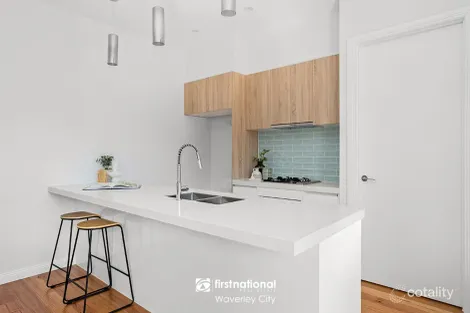 Property photo of 1 Crocus Crescent Glen Waverley VIC 3150