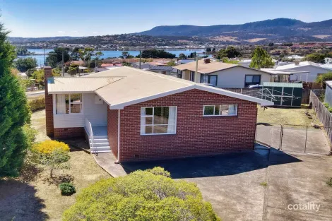 13 Rosbar St, Claremont, TAS 7011