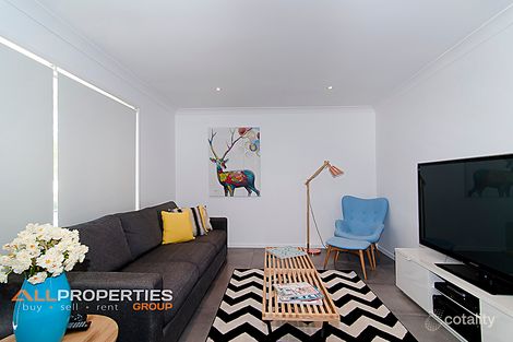 Property photo of 23 Haldham Crescent Regents Park QLD 4118