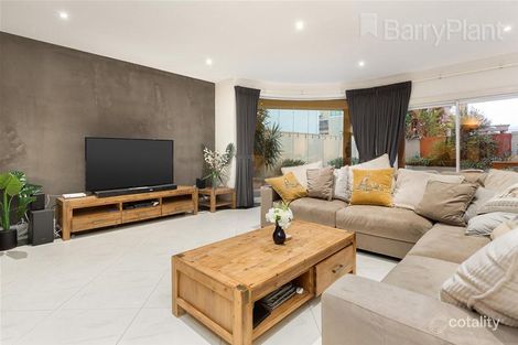 Property photo of 17 Stanford Avenue Keysborough VIC 3173