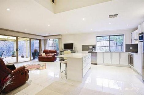 Property photo of 2 Huron Close Rowville VIC 3178
