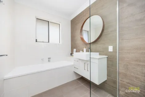 Property photo of 16 Baunfiend Court Urraween QLD 4655