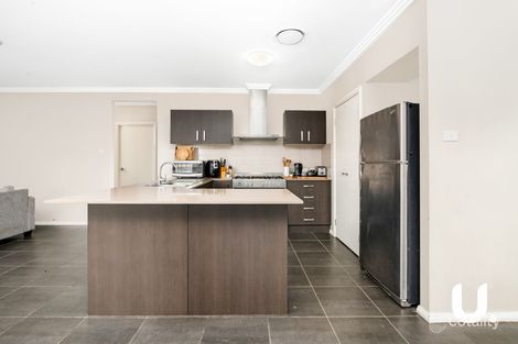 Property photo of 25 Oakhill Crescent Colebee NSW 2761