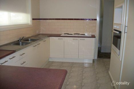Property photo of 10 Undurra Drive Glenfield Park NSW 2650
