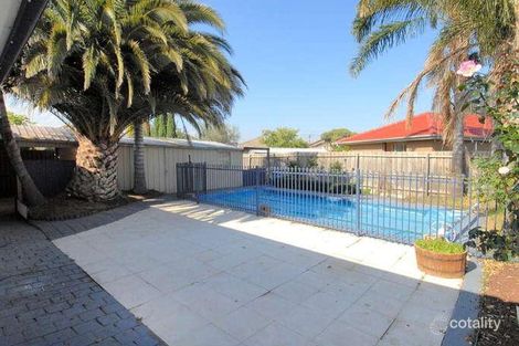 Property photo of 52 Elmhurst Road Gladstone Park VIC 3043