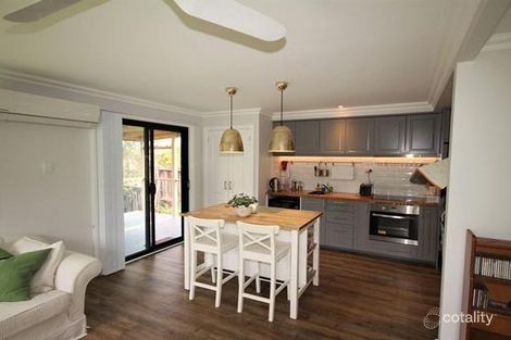 Property photo of 37 Riveroak Drive Mardi NSW 2259