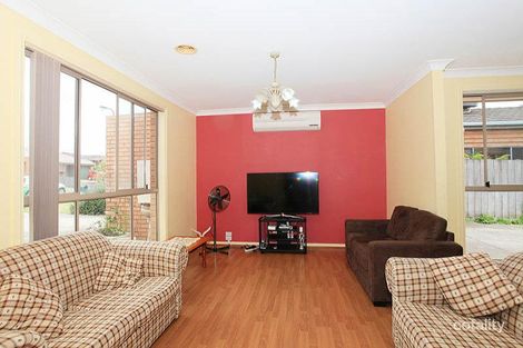 Property photo of 2 Landles Rise Roxburgh Park VIC 3064