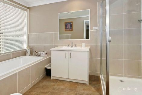 Property photo of 11 Ravenscourt Close Rowville VIC 3178
