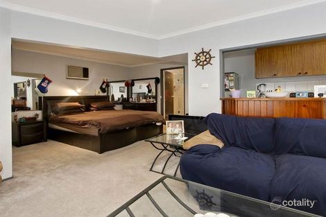Property photo of 11 Ravenscourt Close Rowville VIC 3178