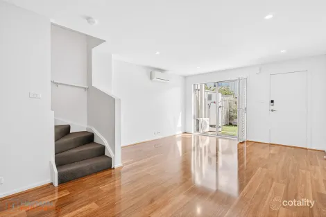 Property photo of 28/21 Bakewell Street Coombs ACT 2611
